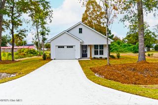 304 Bynum Avenue, Maysville, NC 28555