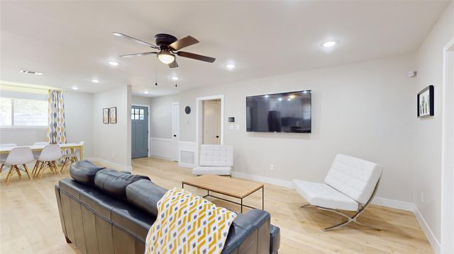 5455 Birdwood Road, Houston, TX 77096