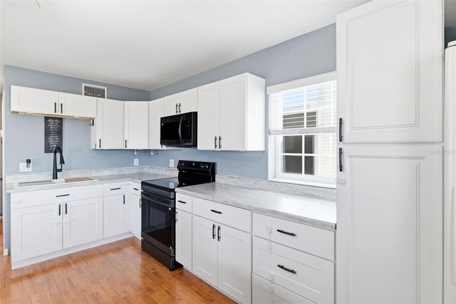 220 ST GEORGE DRIVE, Davenport, FL 33837