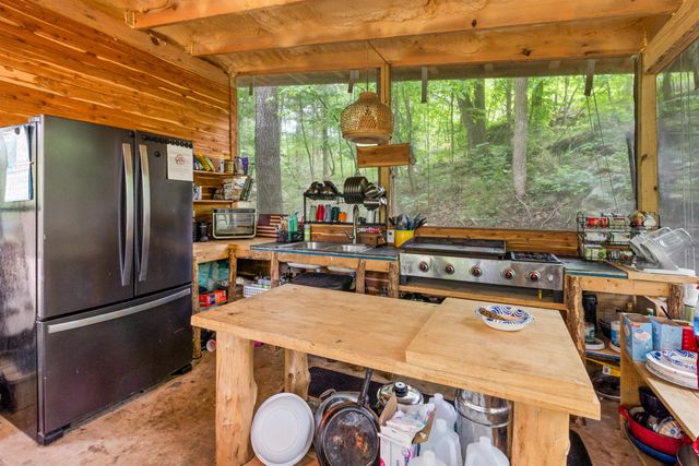 147 Virgies Loop, Calico Rock, AR 72519