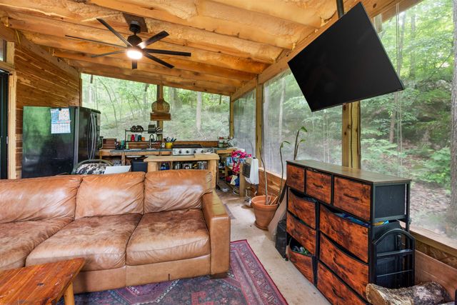 147 Virgies Loop, Calico Rock, AR 72519