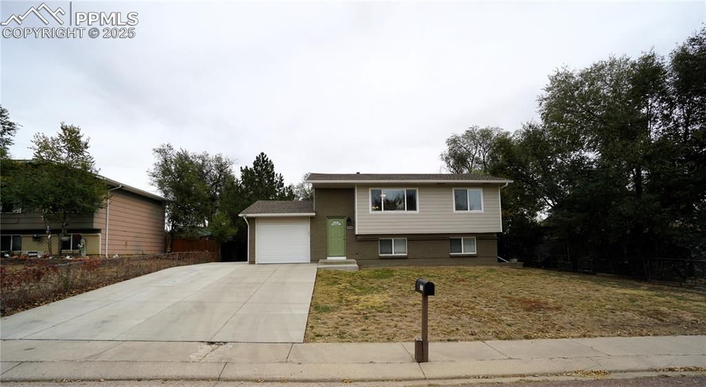 1375 Luna Drive, Fountain, CO 80817