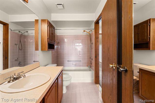 42618 Cassin Way, Clinton Township, MI 48038