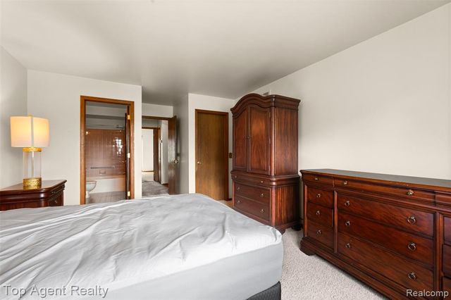 42618 Cassin Way, Clinton Township, MI 48038