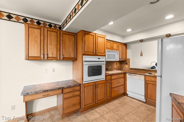 42618 Cassin Way, Clinton Township, MI 48038