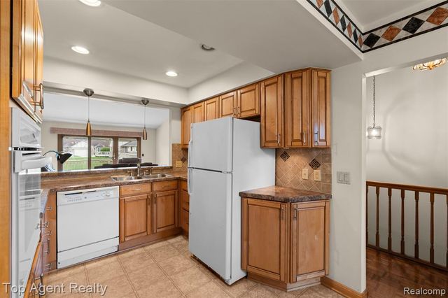 42618 Cassin Way, Clinton Township, MI 48038