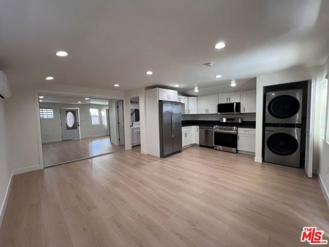 946 S Lucerne Boulevard, Los Angeles, CA 90019