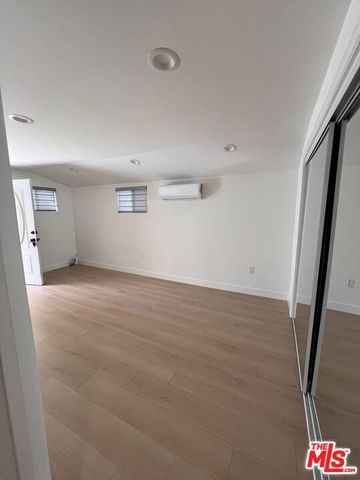 946 S Lucerne Boulevard, Los Angeles, CA 90019