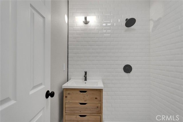 16774 Joshua, Victorville, CA 92395