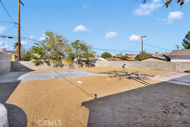 16774 Joshua, Victorville, CA 92395