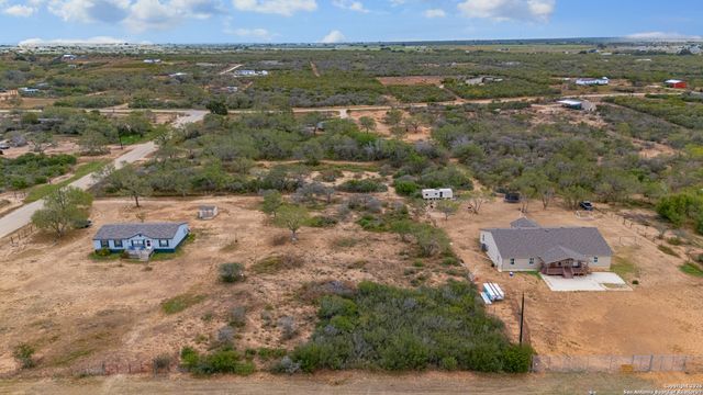 138 County Road 2665, Devine, TX 78016