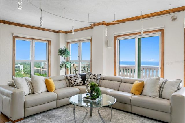 288 BEACH DRIVE NE PH-2A, St Petersburg, FL 33701