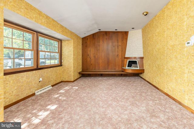 428 WEDGEWOOD DR, Blackwood, NJ 08012