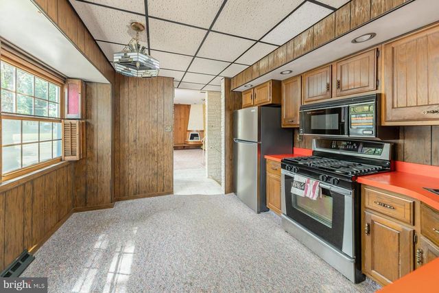 428 WEDGEWOOD DR, Blackwood, NJ 08012