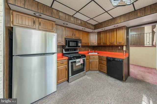 428 WEDGEWOOD DR, Blackwood, NJ 08012