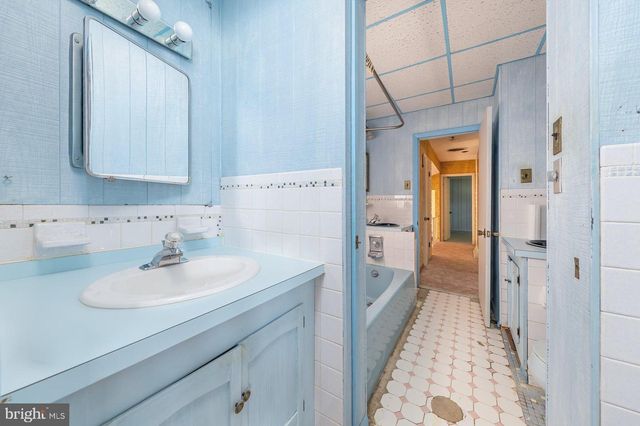428 WEDGEWOOD DR, Blackwood, NJ 08012