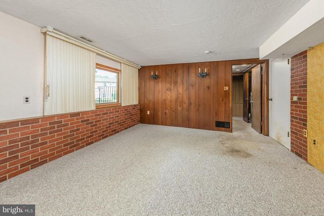 428 WEDGEWOOD DR, Blackwood, NJ 08012