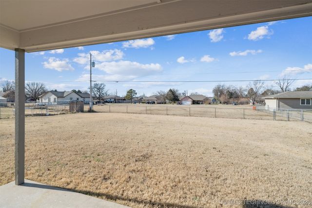 11738 N 194th East Avenue, Collinsville, OK 74021