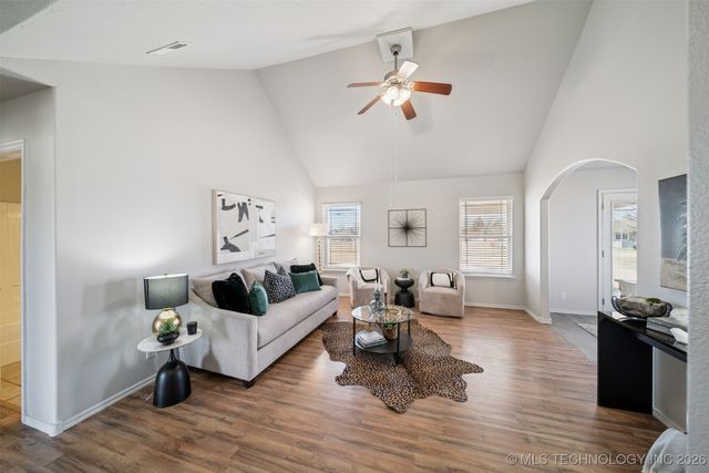 11738 N 194th East Avenue, Collinsville, OK 74021