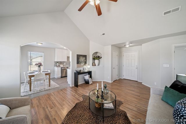 11738 N 194th East Avenue, Collinsville, OK 74021