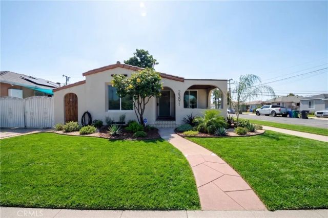 2391 Fashion Ave, Long Beach, CA 90810