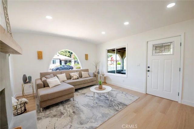 2391 Fashion Ave, Long Beach, CA 90810