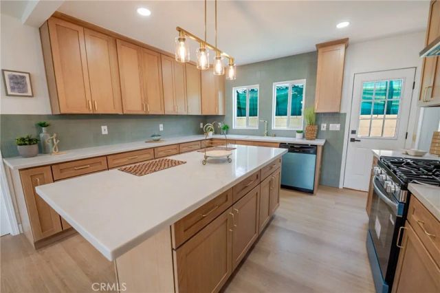 2391 Fashion Ave, Long Beach, CA 90810