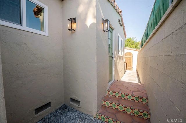 2391 Fashion Ave, Long Beach, CA 90810