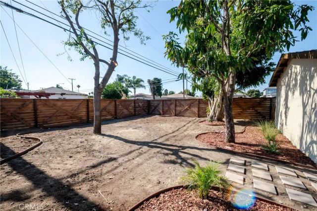 2391 Fashion Ave, Long Beach, CA 90810