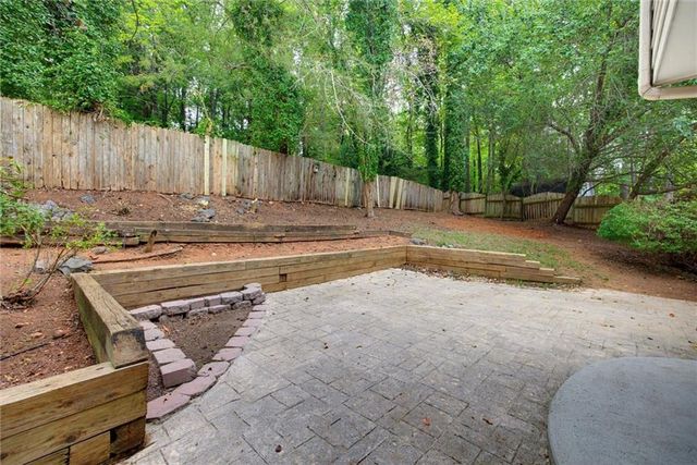2100 Winsburg Drive NW, Kennesaw, GA 30144