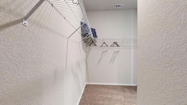 410 Valley View Drive, Tonganoxie, KS 66086