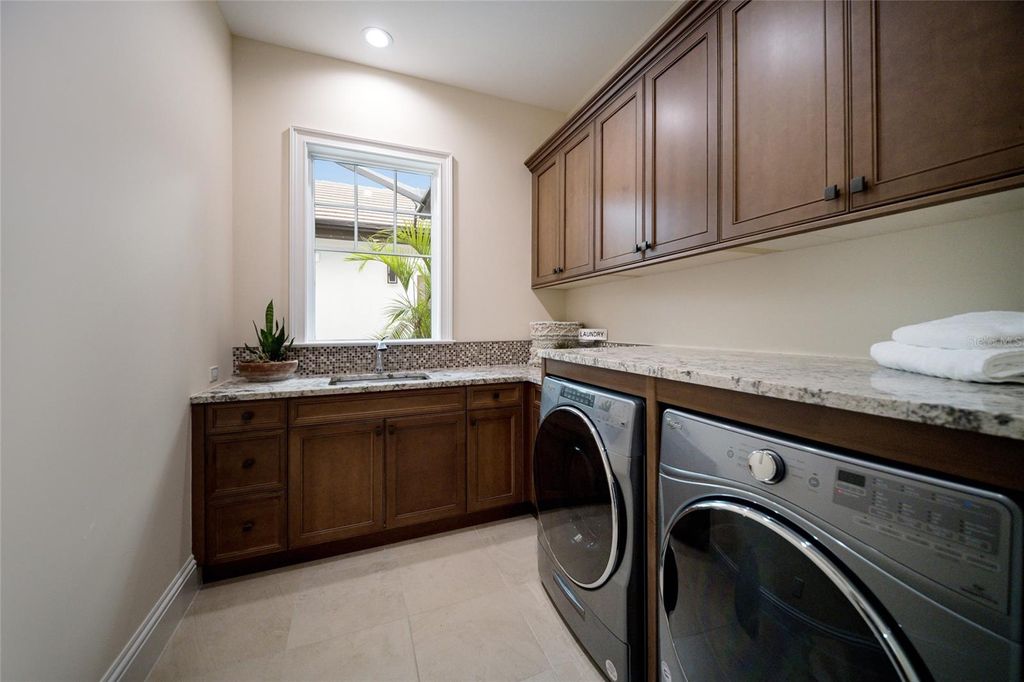 Image 20 of property listing at 19433 NEWLANE PLACE, Bradenton, FL 34202