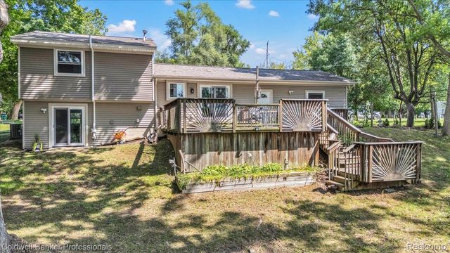 5969 N Bay, Village Of Clarkston, MI 48346