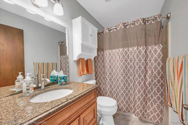 5969 N Bay, Village Of Clarkston, MI 48346