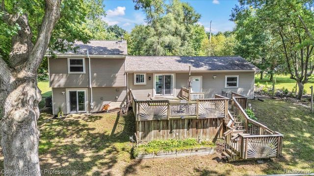 5969 N Bay, Village Of Clarkston, MI 48346