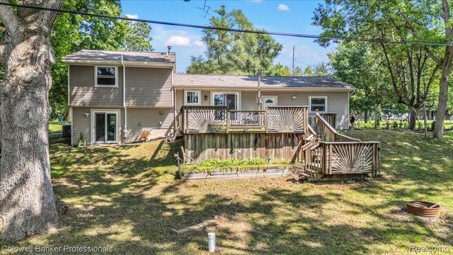 5969 N Bay, Village Of Clarkston, MI 48346