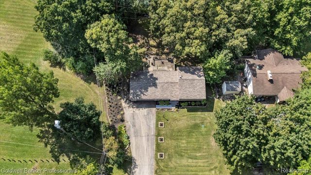 5969 N Bay, Village Of Clarkston, MI 48346