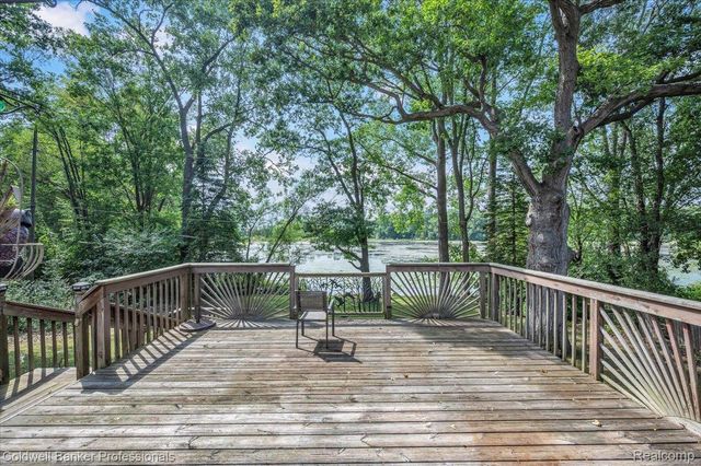 5969 N Bay, Village Of Clarkston, MI 48346