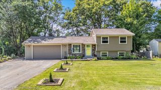 5969 N Bay, Village Of Clarkston, MI 48346