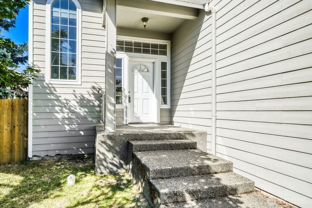 2223 63rd Avenue NE, Tacoma, WA 98422
