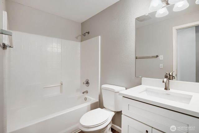 2223 63rd Avenue NE, Tacoma, WA 98422
