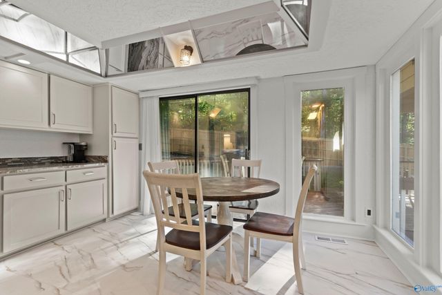 7705 Oakridge Drive SE, Huntsville, AL 35802