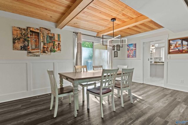 7705 Oakridge Drive SE, Huntsville, AL 35802