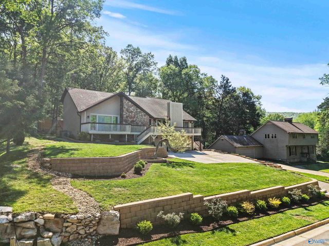 7705 Oakridge Drive SE, Huntsville, AL 35802