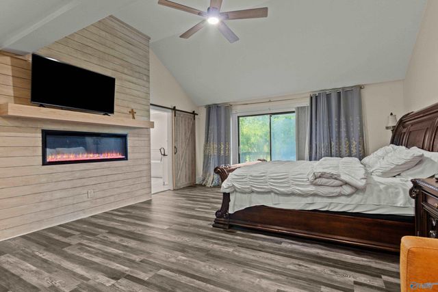 7705 Oakridge Drive SE, Huntsville, AL 35802