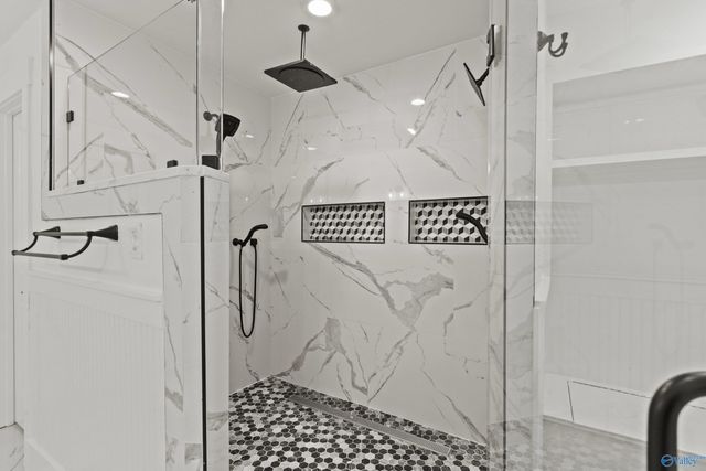 7705 Oakridge Drive SE, Huntsville, AL 35802