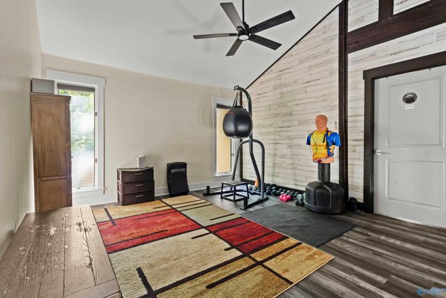 7705 Oakridge Drive SE, Huntsville, AL 35802