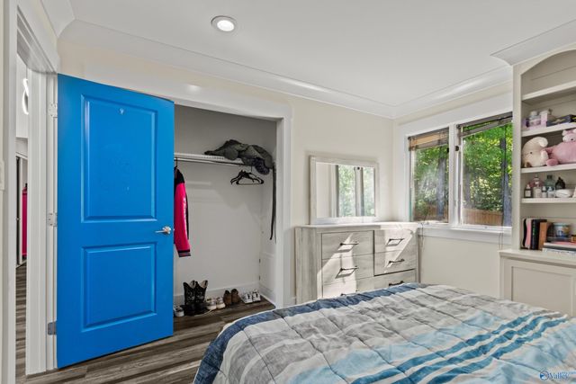 7705 Oakridge Drive SE, Huntsville, AL 35802