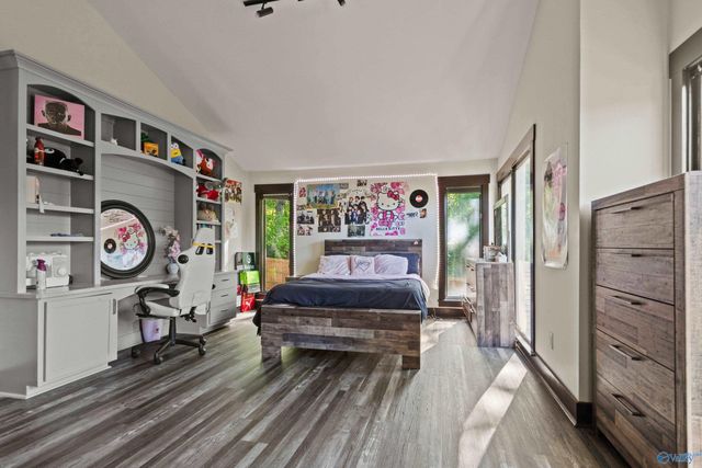 7705 Oakridge Drive SE, Huntsville, AL 35802