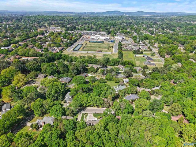 7705 Oakridge Drive SE, Huntsville, AL 35802